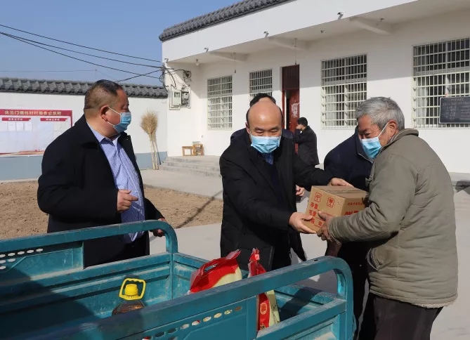 省檢察院到輝縣市開展志愿服務(wù)關(guān)愛活動(dòng)